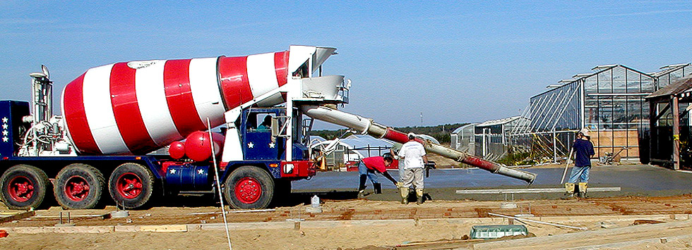 Reis Trucking concrete mixer truck on a Nantucket pour
